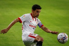 皇马VS巴黎：姆巴佩闪耀，维尼修斯惊艳，争议判罚成焦点