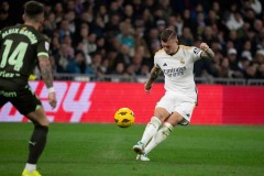 西甲焦点战：巴塞罗那1-1战平巴列卡诺